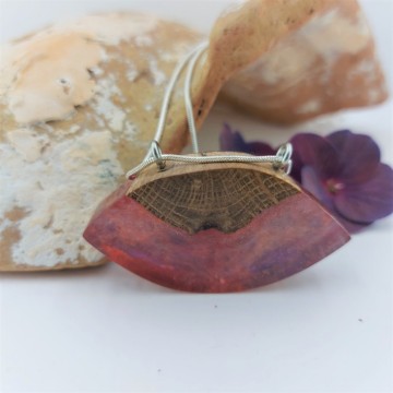 hand gemaakte sieraden.jpg