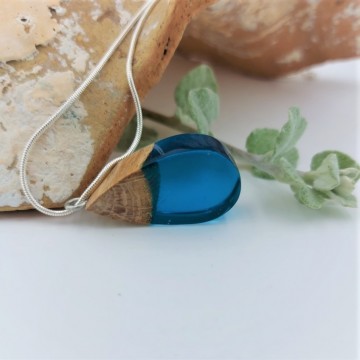 hand gemaakte sieraden.jpg