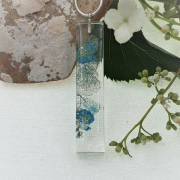 blauwe hals ketting.jpg