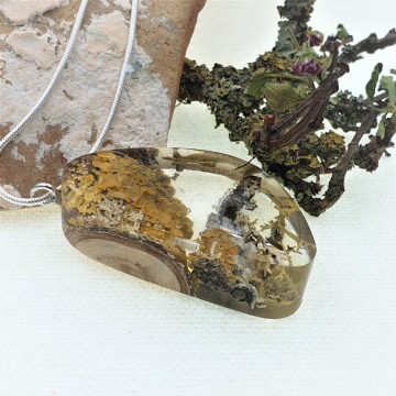 hals ketting met mos.jpg