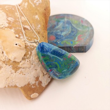 blauwe hals sieraad.jpg