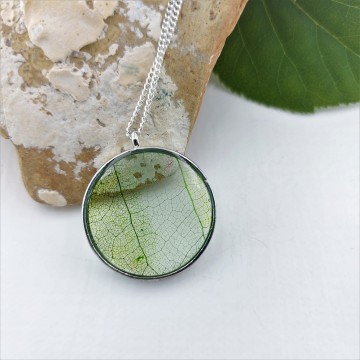 bladskelet hanger.jpg