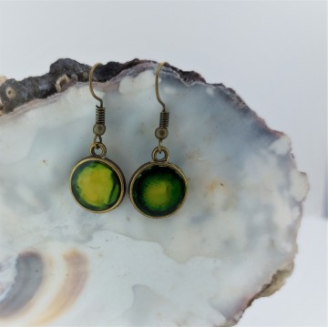 bronskleurige appelgroene oorbellen.jpg