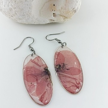 Oorbellen met gedroogde bloemen