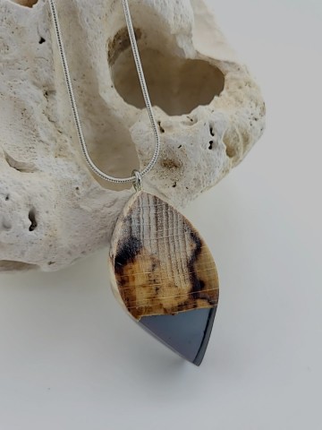 Grijze epoxy hout hanger