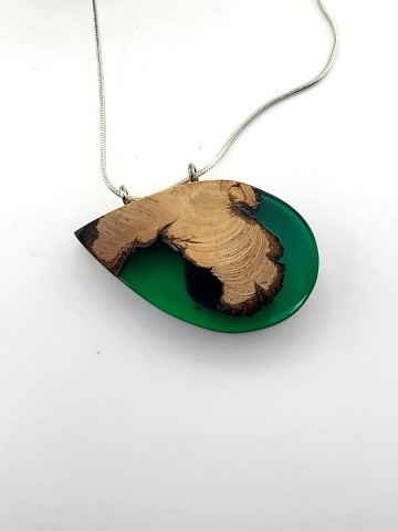 Houten hanger van hars