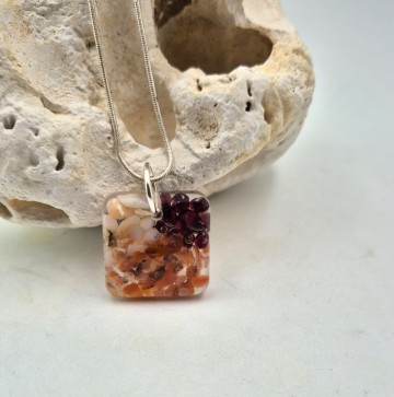 Hanger met edelsteen