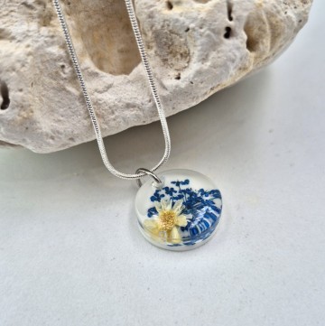 Epoxy met blauwe bloemen