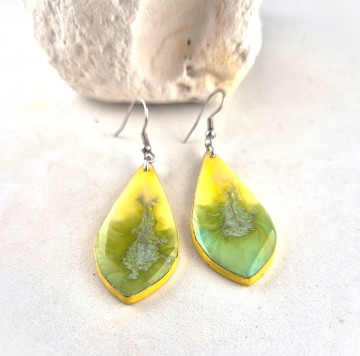 Houten druppel oorbellen