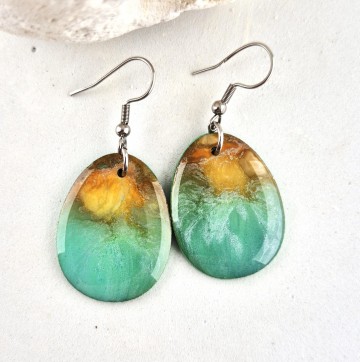 Groen bruine oorbellen