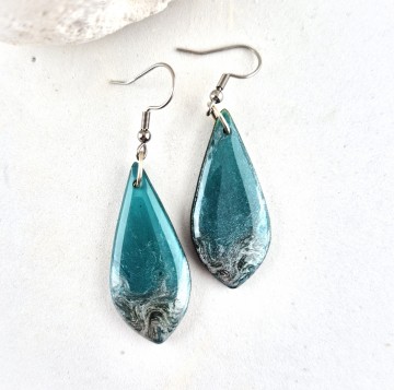 Oorbellen met epoxy en hout