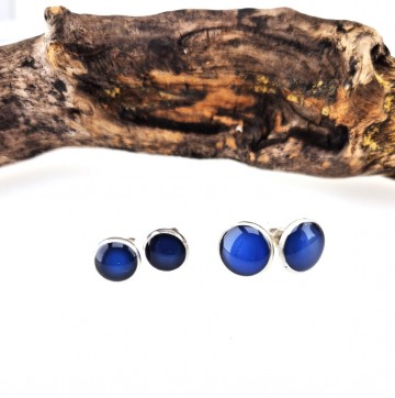 Blauwe epoxy oorbellen