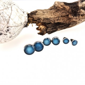 Azuur blauwe oorbellen met pin