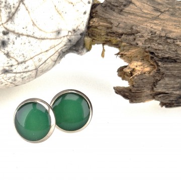 Groene oor studs met epoxy