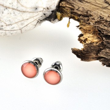 Roze steek oor knopjes