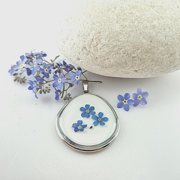 Troost sieraad handgemaakt met bloemen