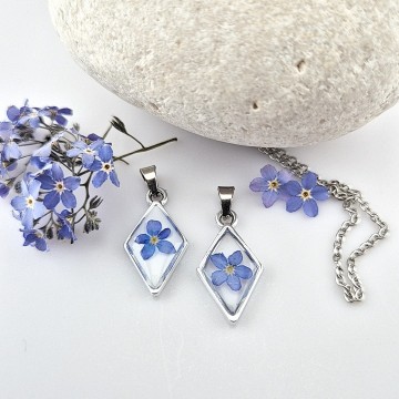 handgemaakte ruit hanger met echte Vergeet-mij-nietjes