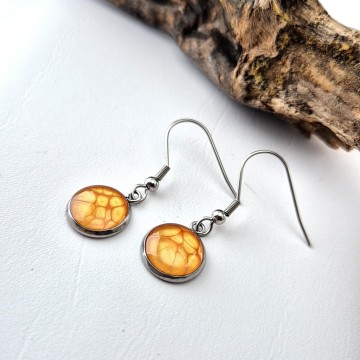 Kleurige geboorte oorbellen