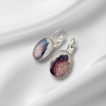 Oorbellen met geperste bloemen en epoxy