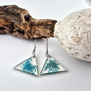 Triangel hangoorbellen met turquoise Fluitenkruit