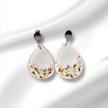 Lichtgewicht transparante oorbellen met bloemen in hars