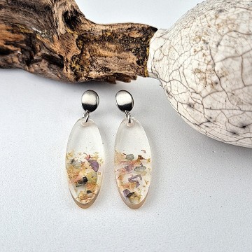 Ovale oorbellen met pin en gedroogde bloemen