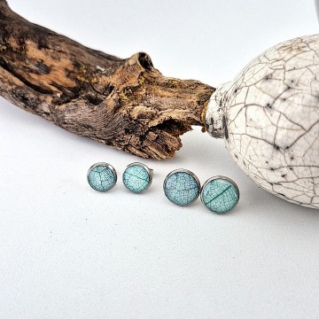 Stud oorbellen met bladnerf en epoxy hars