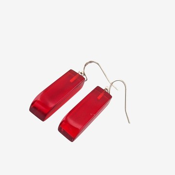 Rode langwerpige epoxy oorbellen