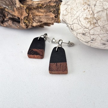 Zwarte epoxy hang oorbellen met pin